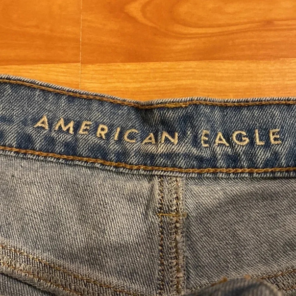 American Eagle Mom Short - Picture 2 of 5